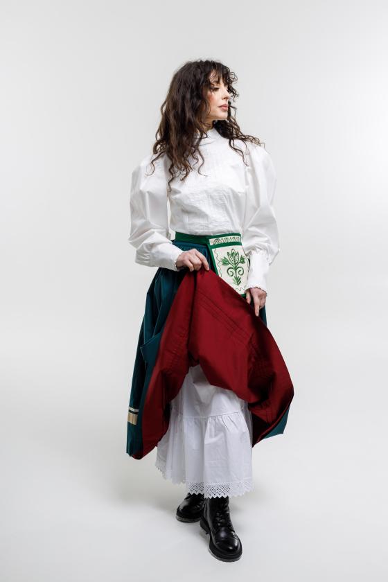 Двостороння спідниця на рівному поясі Двостороння спідниця на рівному поясі