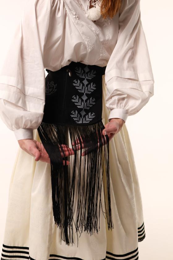 Кишенька з бахромою