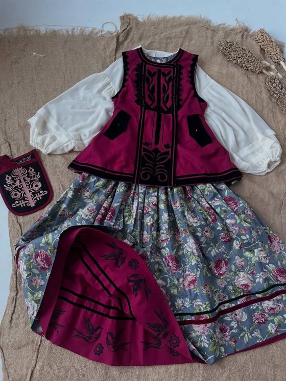 Спідниця двостороння з вибійкою