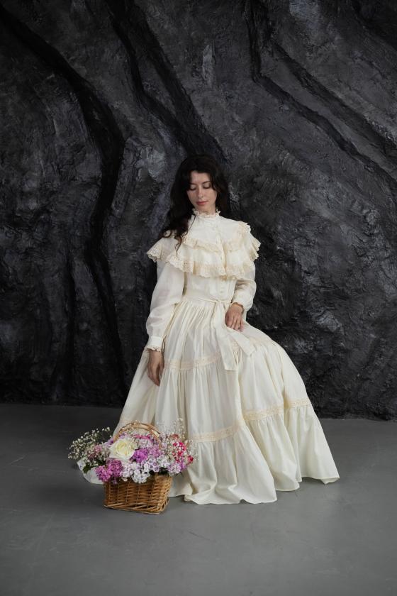 Сукня з мереживом молочна (M)