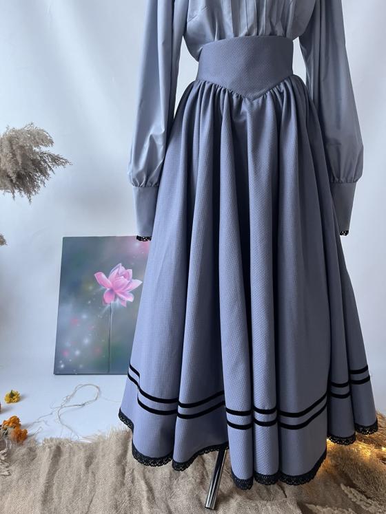 Спідниця з кокетко у сірому кольорі