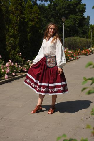 Спідниця одностороння з вибійкою, бордо, довжина 75 см Спідниця одностороння з вибійкою, бордо, довжина 75 см