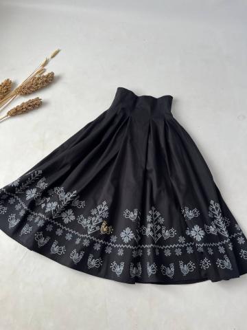 Спідниця з високим корсетним поясом з вибійкою