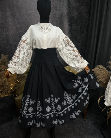 Спідниця двостороння з високим корсетним поясом з вибійкою, чорна/бордо (Індивідуальне пошиття)