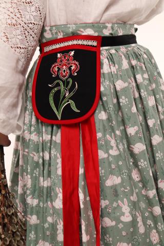 Кишеня Ірис, червоне оздоблення