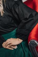 Сорочка з натуральної бавовни з пишними рукавами в чорному кольорі (Індивідуальне пошиття)