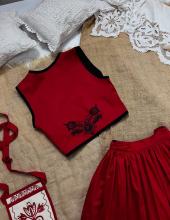 Камізелька двостороння з вибійкою, чорна/червона (Індивідуальне пошиття)